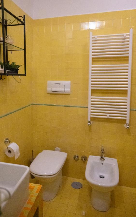 Casa "Kapri" Da Eva - Salerno Centro Con Self Check-In Apartman Kültér fotó
